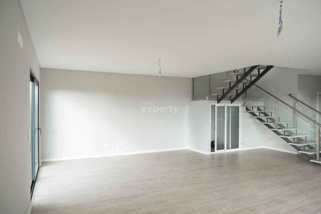 Moradia T3 para Venda em São Roque Foto 3