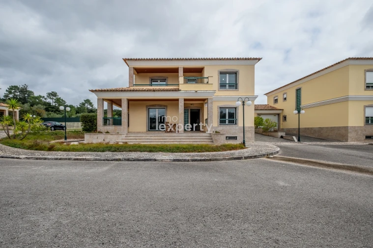 Moradia T4 para Venda em Agualva e Mira-Sintra Foto 10