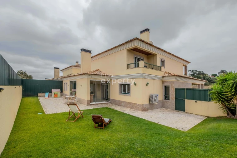 Moradia T4 para Venda em Agualva e Mira-Sintra Foto 19