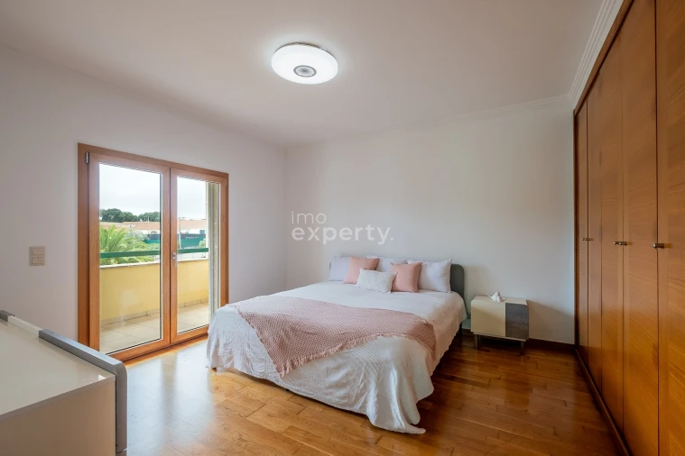 Moradia T4 para Venda em Agualva e Mira-Sintra Foto 32