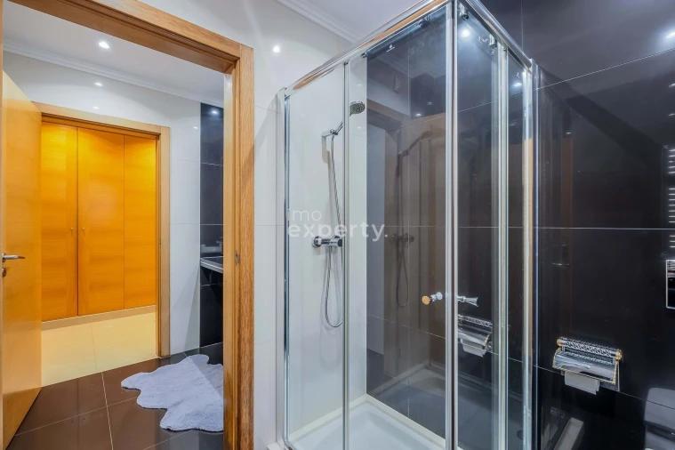 Moradia T4 para Venda em Agualva e Mira-Sintra Foto 46