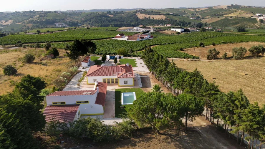 Moradia T4 para Venda em Aldeia Galega da Merceana e Aldeia Gavinha Foto 1