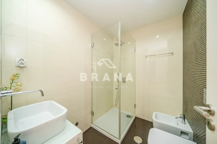 Apartamento T2 para Venda em Nogueiró e Tenões Foto 29