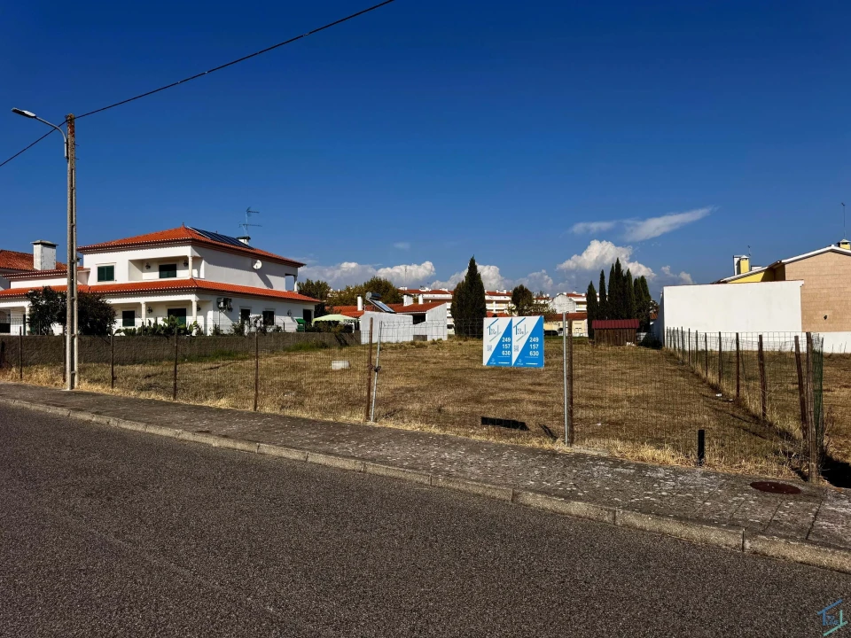 Terreno para Venda em Montalvo Foto 1