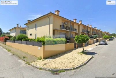 Moradia T3 para Venda em Loureira
