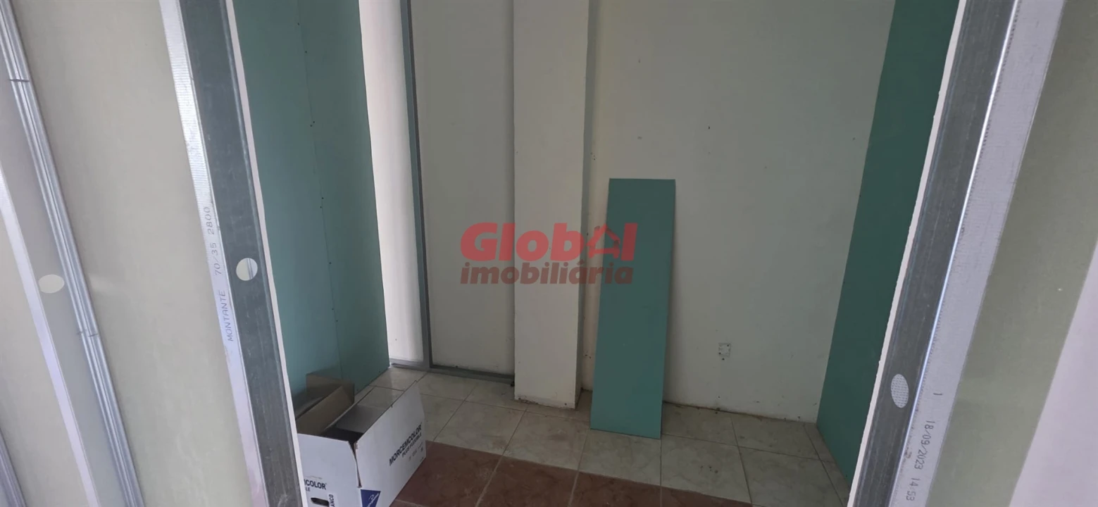 Apartamento T2 para Venda em Viseu Foto 2