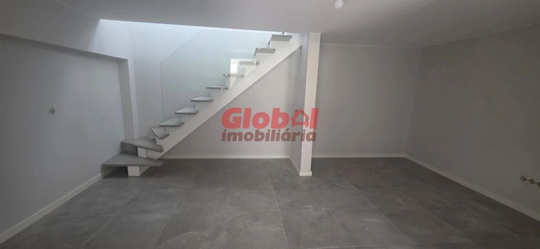 Apartamento T2 para Venda em Viseu Foto 2
