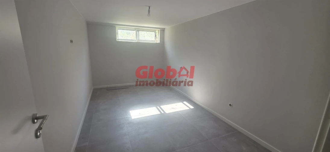 Apartamento T2 para Venda em Viseu Foto 3