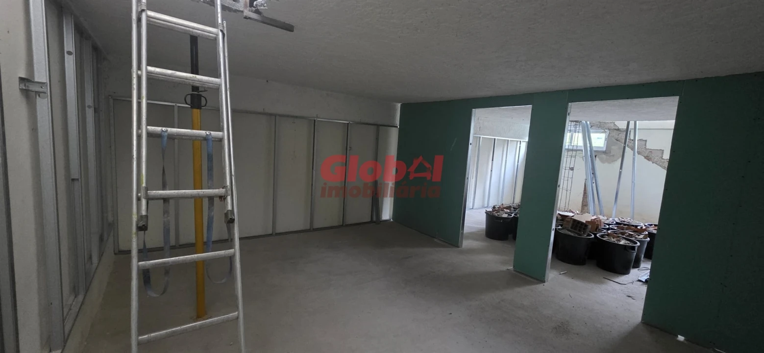 Apartamento T2 para Venda em Viseu Foto 7