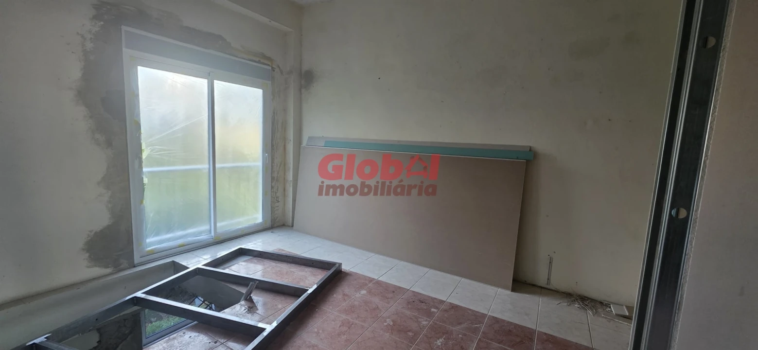 Apartamento T2 para Venda em Viseu Foto 3