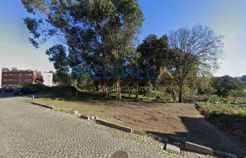 Terreno para Venda em Milheiros