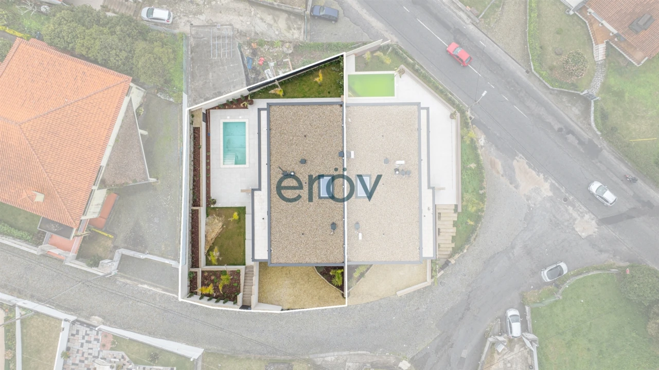 Moradia T4 para Venda em Requião Foto 4