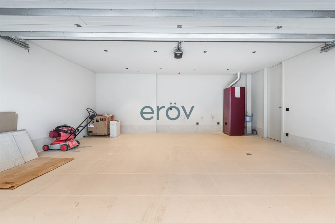 Moradia T4 para Venda em Requião Foto 49