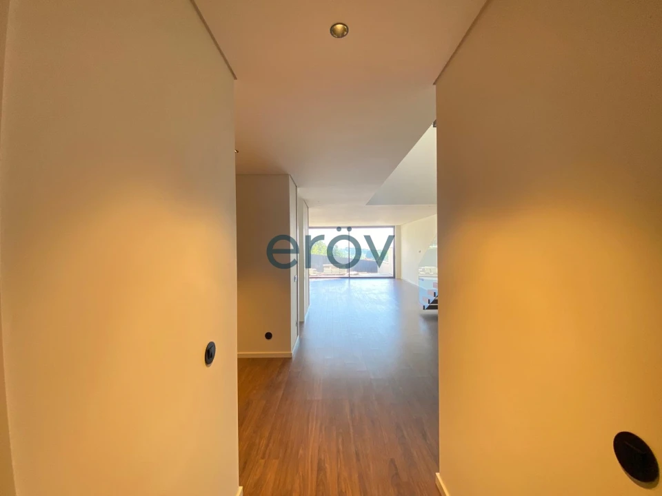 Moradia T4 para Venda em Requião Foto 19