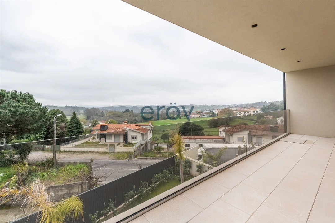 Moradia T4 para Venda em Requião Foto 47