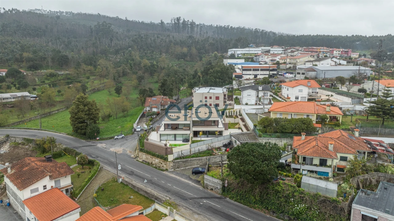 Moradia T4 para Venda em Requião Foto 9