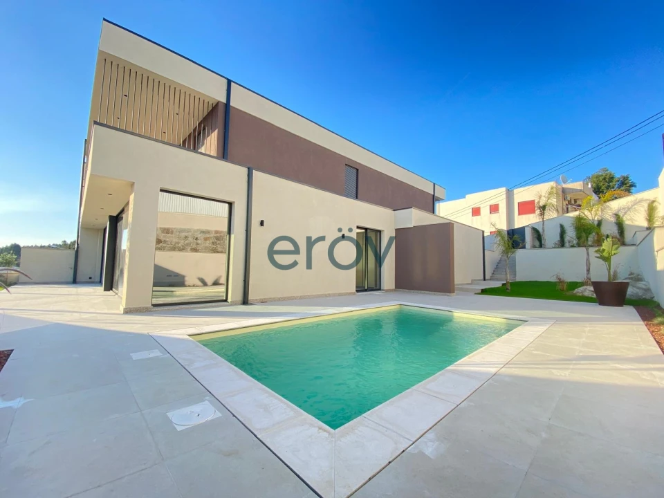 Moradia T4 para Venda em Requião Foto 15