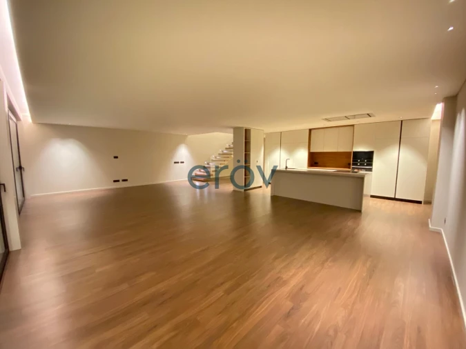 Moradia T4 para Venda em Requião Foto 51