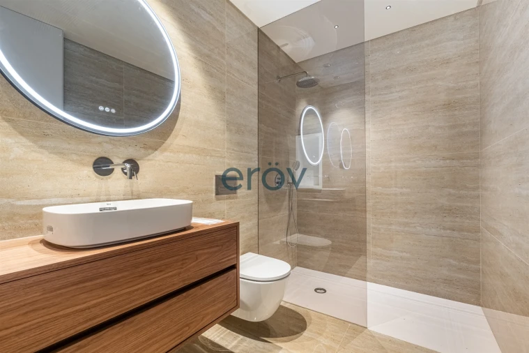 Moradia T4 para Venda em Requião Foto 28