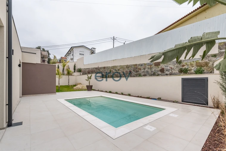 Moradia T4 para Venda em Requião Foto 24