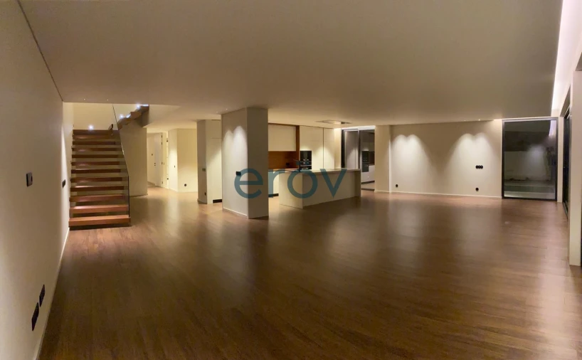 Moradia T4 para Venda em Requião Foto 50