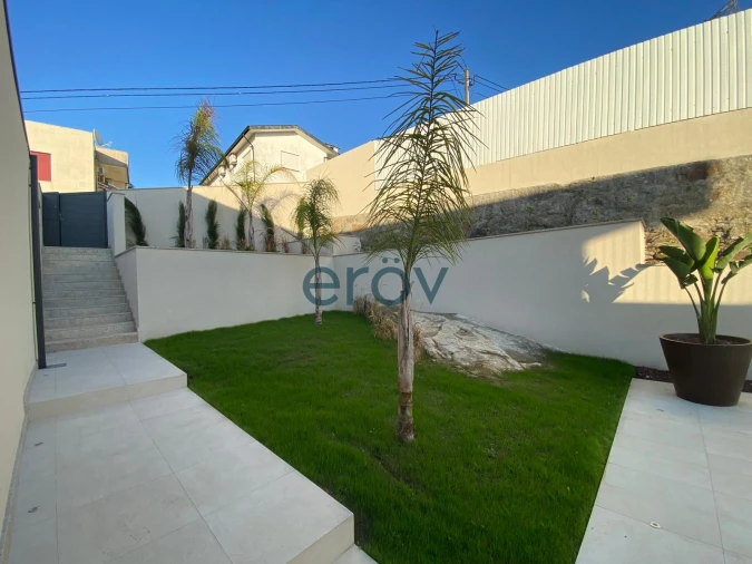 Moradia T4 para Venda em Requião Foto 5