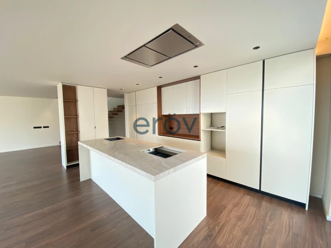 Moradia T4 para Venda em Requião Foto 24