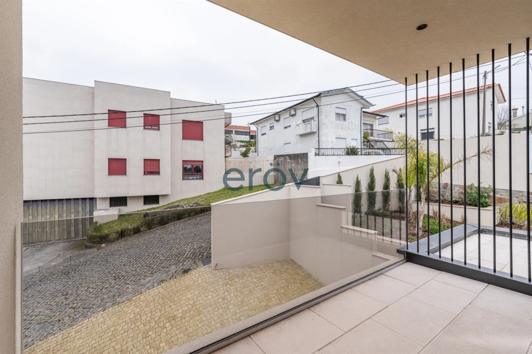 Moradia T4 para Venda em Requião Foto 39