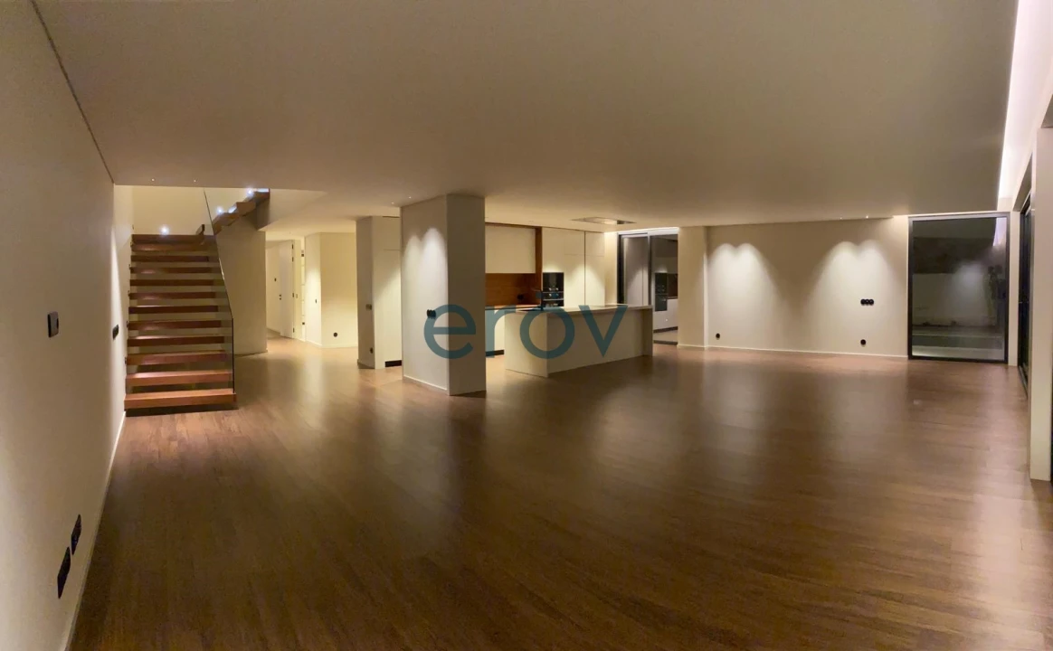 Moradia T4 para Venda em Requião Foto 50