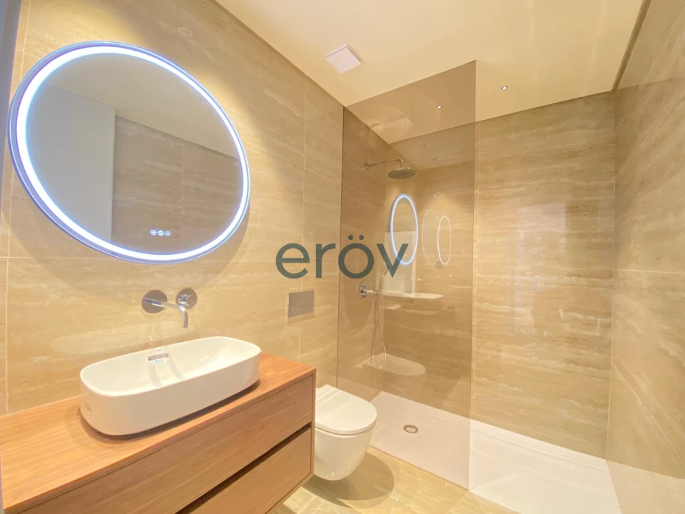 Moradia T4 para Venda em Requião Foto 6