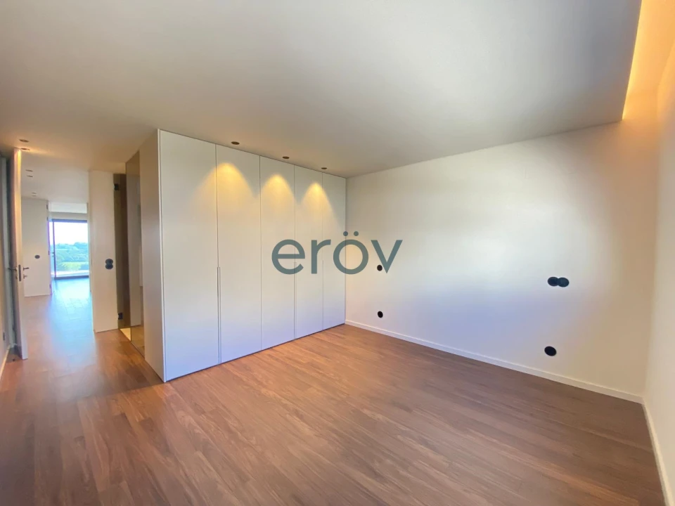 Moradia T4 para Venda em Requião Foto 41