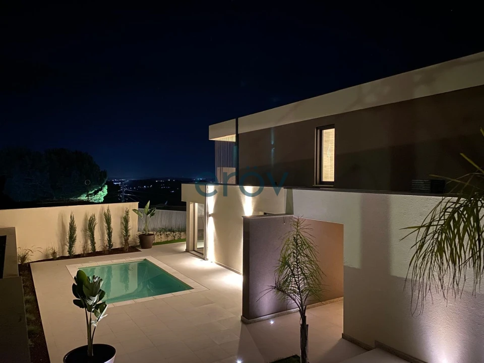 Moradia T4 para Venda em Requião Foto 55