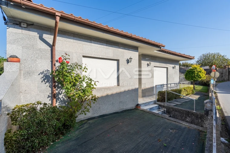 Moradia T3 para Venda em Vila de Prado Foto 3