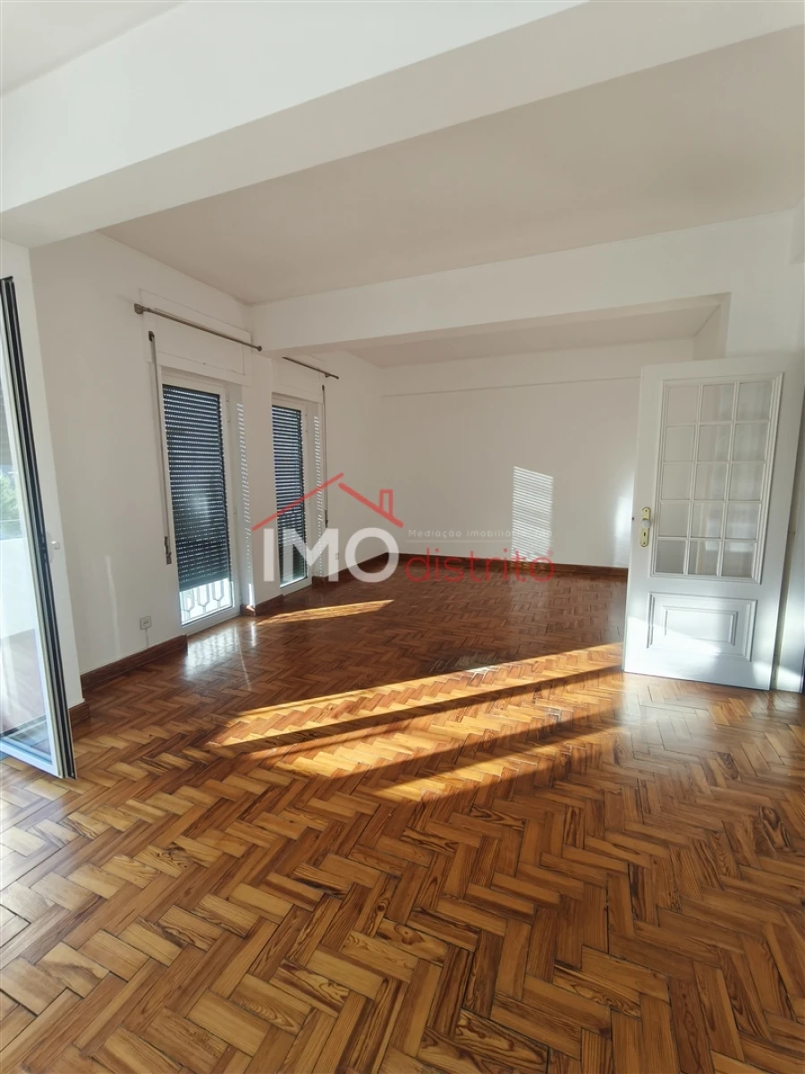 Apartamento T3 para Venda em Sé e São Lourenço