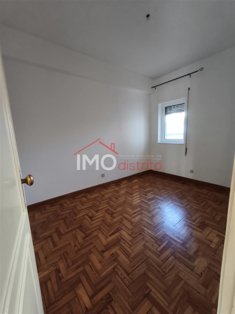 Apartamento T3 para Venda em Sé e São Lourenço Foto 4
