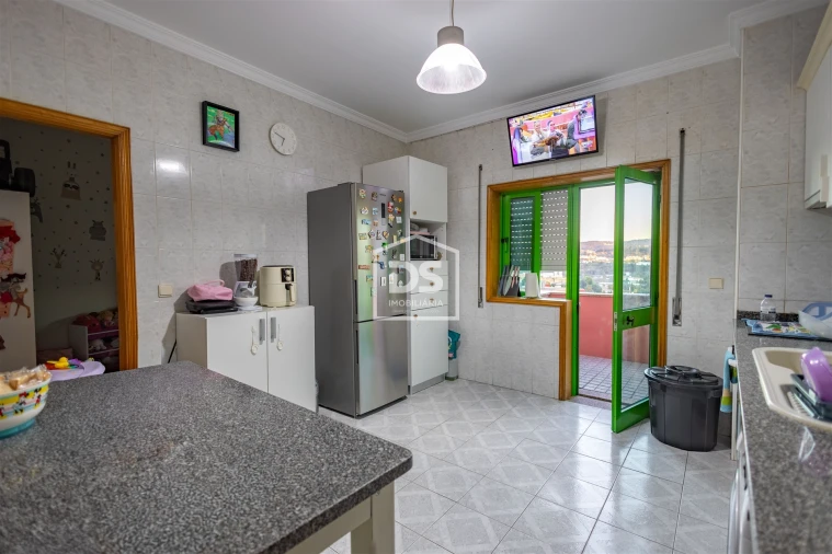 Apartamento T2 para Venda em Paredes Foto 2