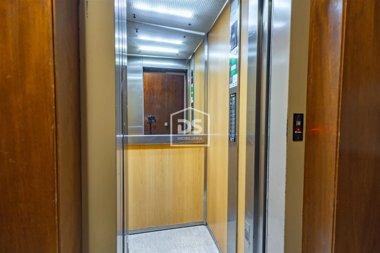 Apartamento T2 para Venda em Paredes Foto 16