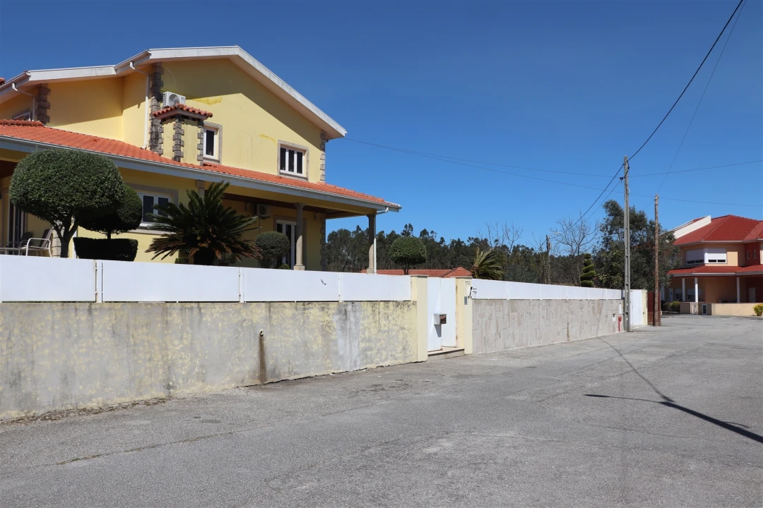 Moradia T0 para Venda em Lustosa e Barrosas (Santo Estêvão) Foto 2