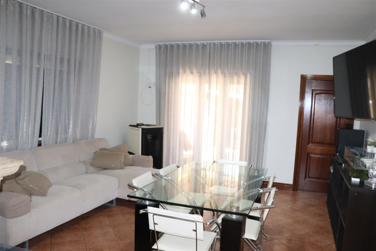 Moradia T0 para Venda em Lustosa e Barrosas (Santo Estêvão) Foto 15