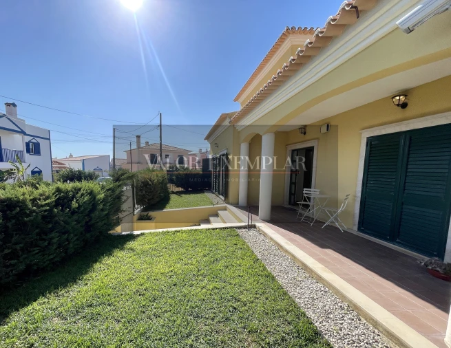 Moradia T4 para Venda em Atalaia e Alto Estanqueiro-Jardia Foto 2