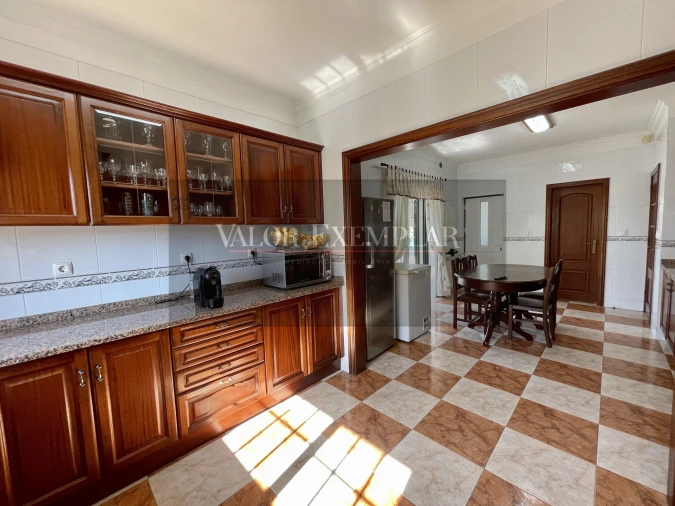 Moradia T4 para Venda em Atalaia e Alto Estanqueiro-Jardia Foto 9