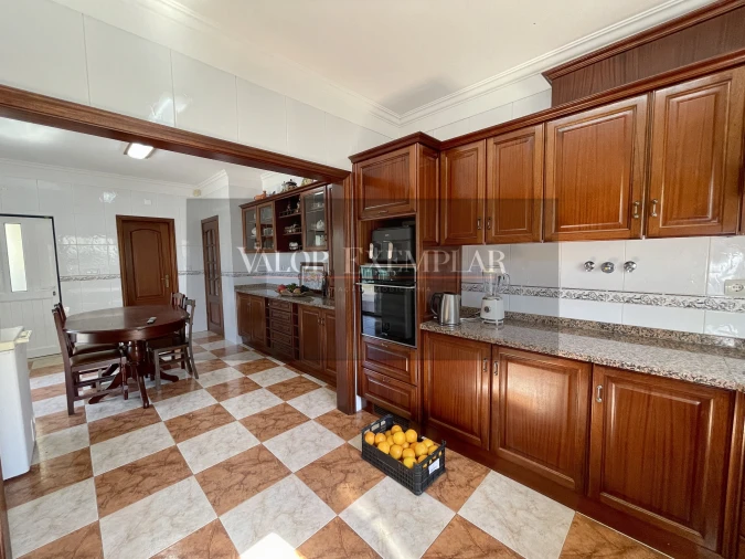 Moradia T4 para Venda em Atalaia e Alto Estanqueiro-Jardia Foto 8