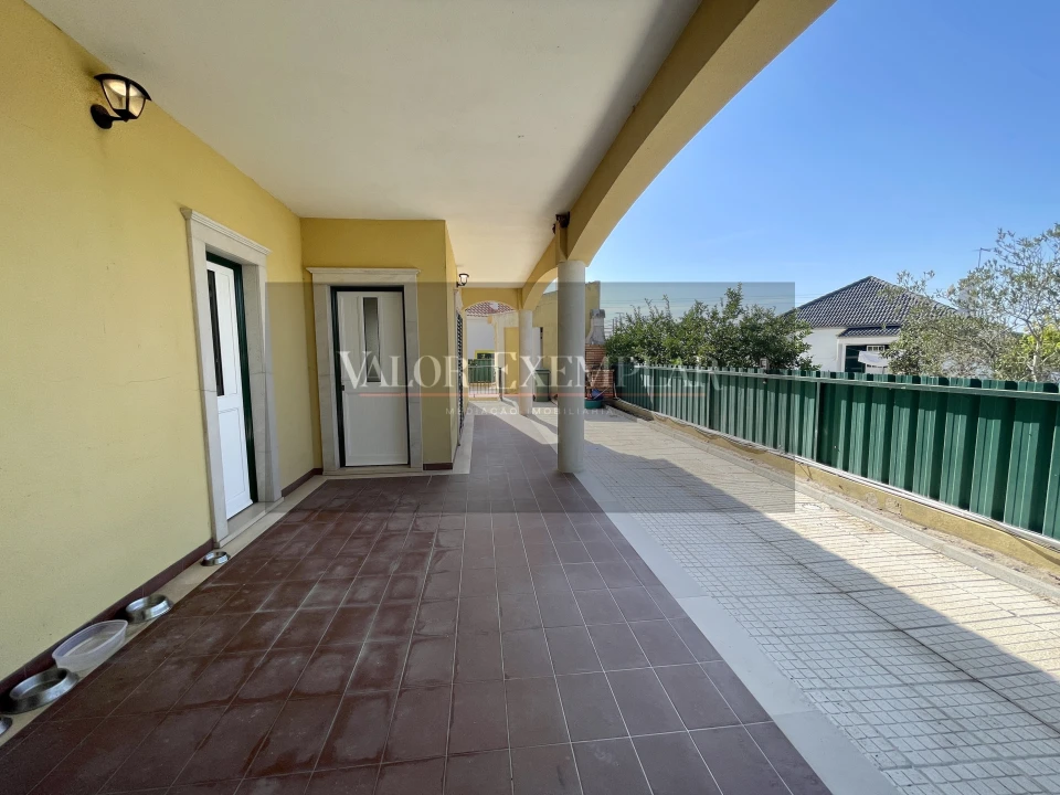 Moradia T4 para Venda em Atalaia e Alto Estanqueiro-Jardia Foto 14