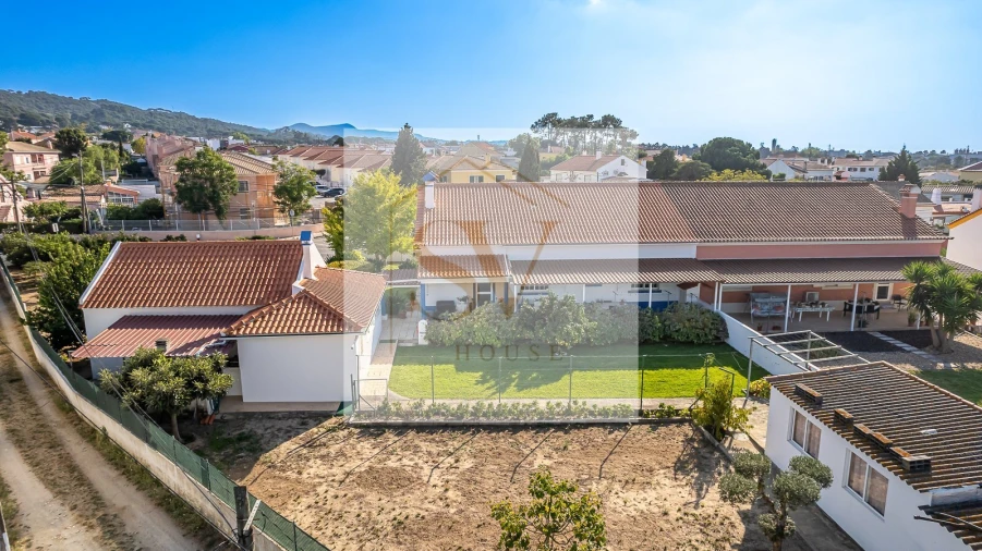 Moradia T4 para Venda em Quinta do Anjo Foto 2