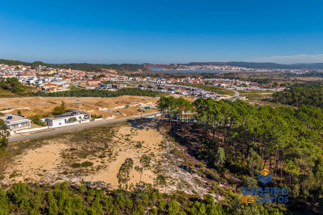 Terreno para Venda em Tornada e Salir do Porto Foto 2