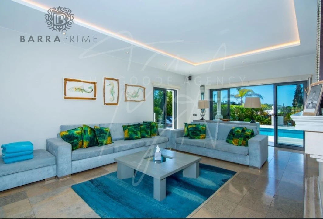 Moradia T5 para Venda em Almancil Foto 5