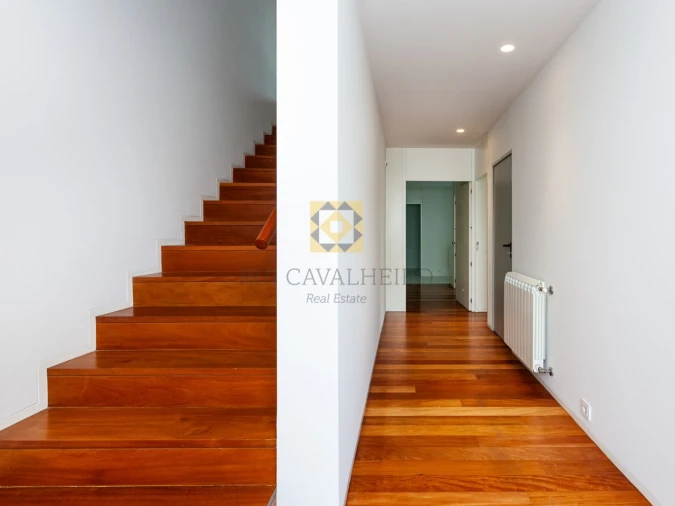 Moradia T4 para Venda em Aldoar, Foz do Douro e Nevogilde Foto 3