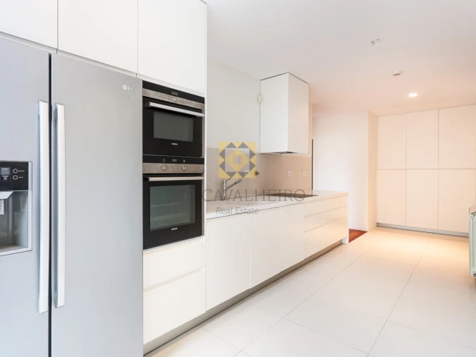 Moradia T4 para Venda em Aldoar, Foz do Douro e Nevogilde Foto 4