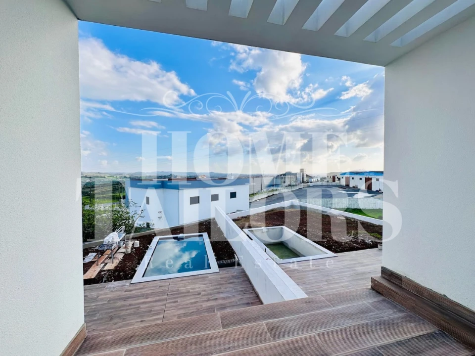 Moradia T4 para Venda em Igreja Nova e Cheleiros Foto 26