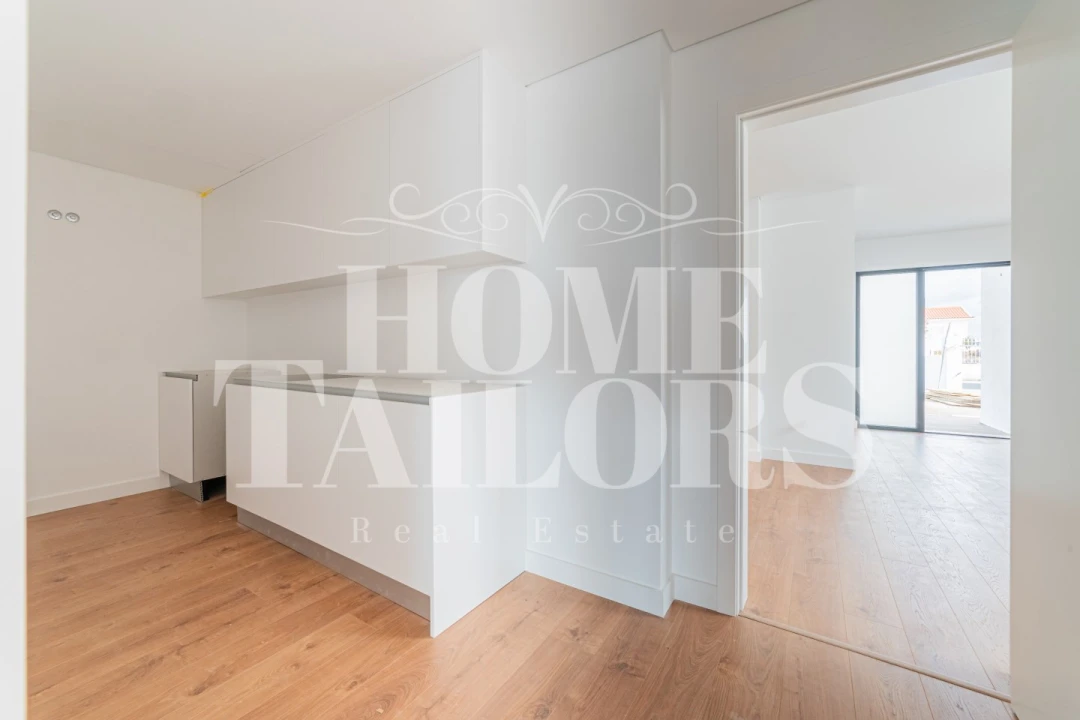 Moradia T4 para Venda em Igreja Nova e Cheleiros Foto 11